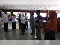 Pemkab Bojonegoro Serahkan Santunan Pada Korban Bencana Angin Kencang