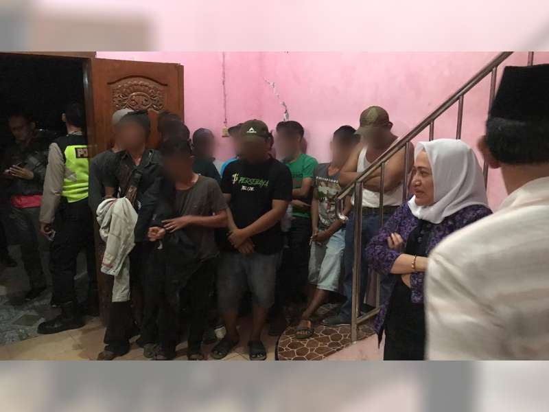 Minum-Minuman Keras di Cafe, 15 Orang di Temayang Bojonegoro Diamankan Polisi