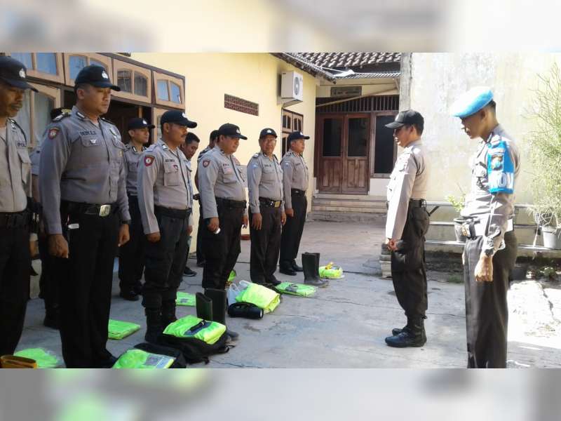 Tanggap Bencana Saat Musim Hujan, Polsek Kalitidu Bojonegoro Cek Kesiapan Anggota