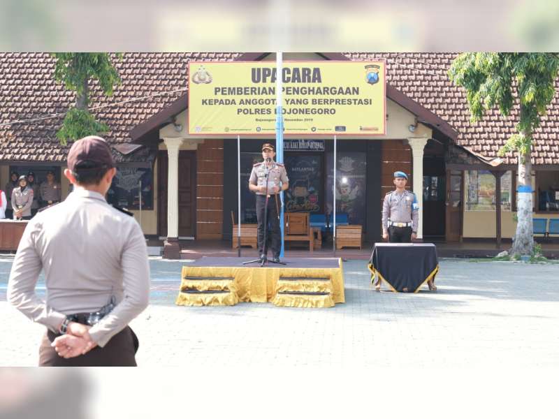 Berhasil Ungkap Kasus Pencurian, 17 Personel Polres Bojonegoro Terima Penghargaan