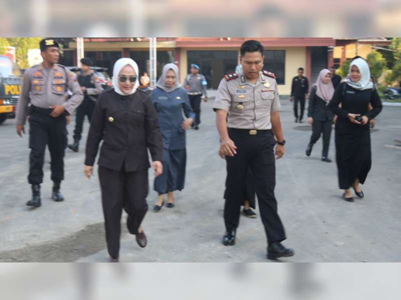 Bupati Bojonegoro Berkunjung ke Markas Polres Bojonegoro Dengan Bersepeda