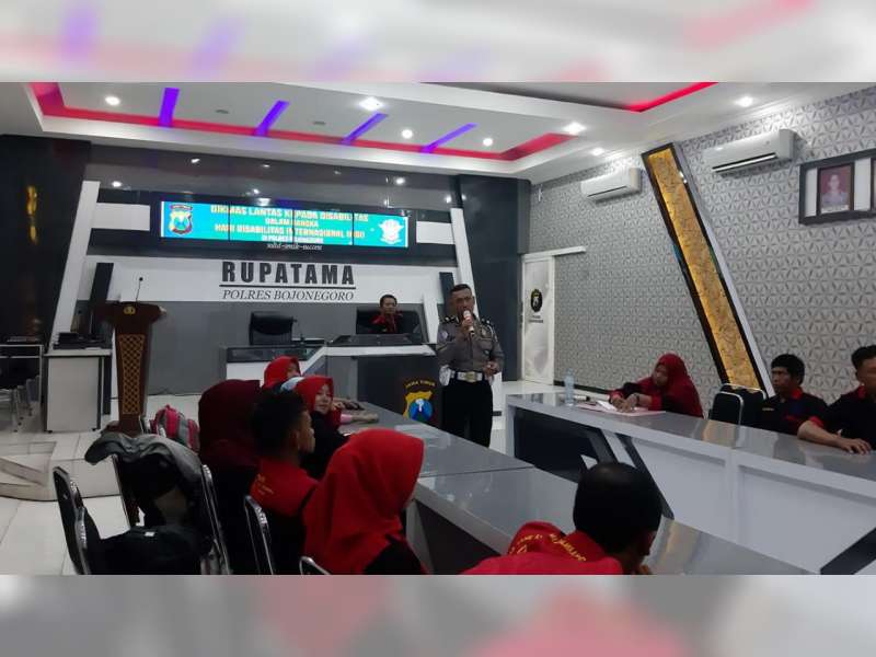Penyandang Disabilitas di Bojonegoro Ikuti Pendidikan Kelalu-Lintasan