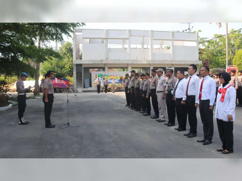 Pimpin Apel Perdana, Kapolres Bojonegoro Harap Anggota Tetap Jaga Kekompakan