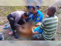 Aksi Kemanusiaan Polisi Bojonegoro Bantu Persalinan Warga di Pinggir Jalan Tengah Hutan