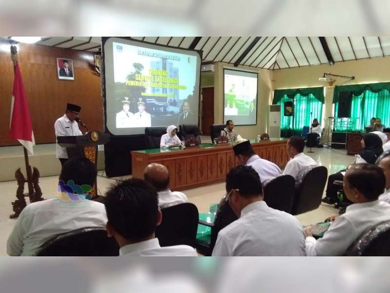 Wakil Bupati Bojonegoro Buka Kegiatan Training Service Excellence