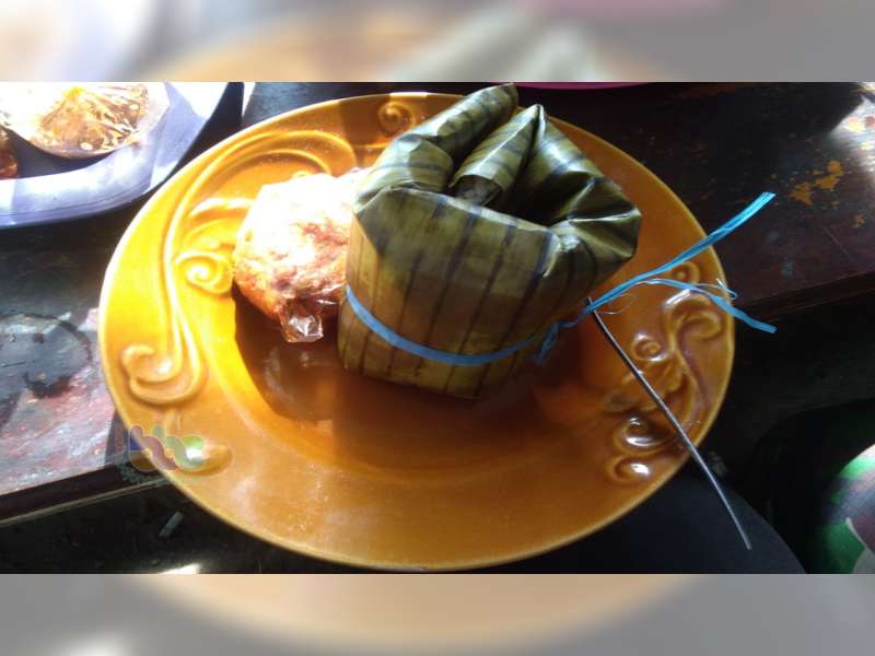 Menikmati 'Nasi Gulung' di Lokasi Objek Wisata Geopark Teksas Wonocolo Bojonegoro