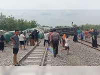 Kereta Api Barang Jakarta - Surabaya, Terguling di Doplang Blora, Tidak Ada Korban Jiwa