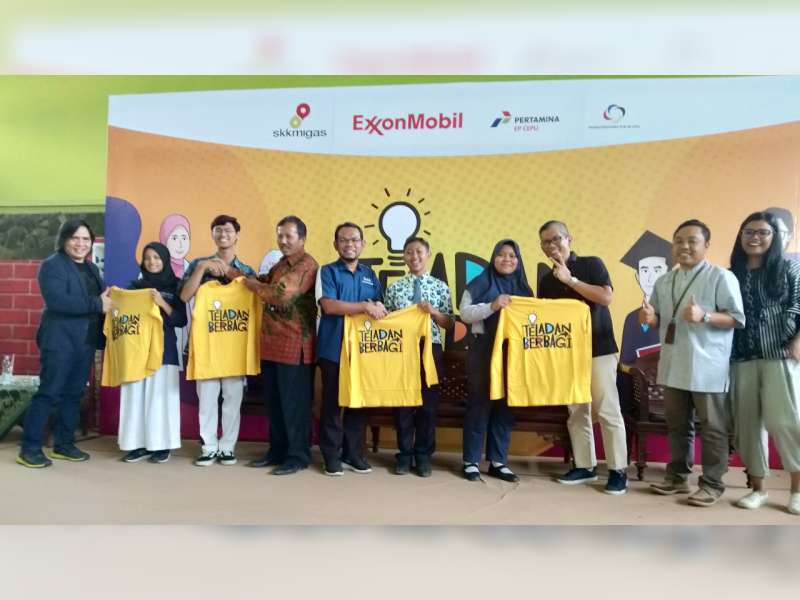 Siswa-Siswi Bojonegoro Semangat Ikuti Seminar Teladan Berbagi