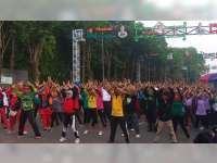 Ribuan Warga Ikuti Senam Pagi Bersama di Area Car Free Day, Alun-Alun Bojonegoro