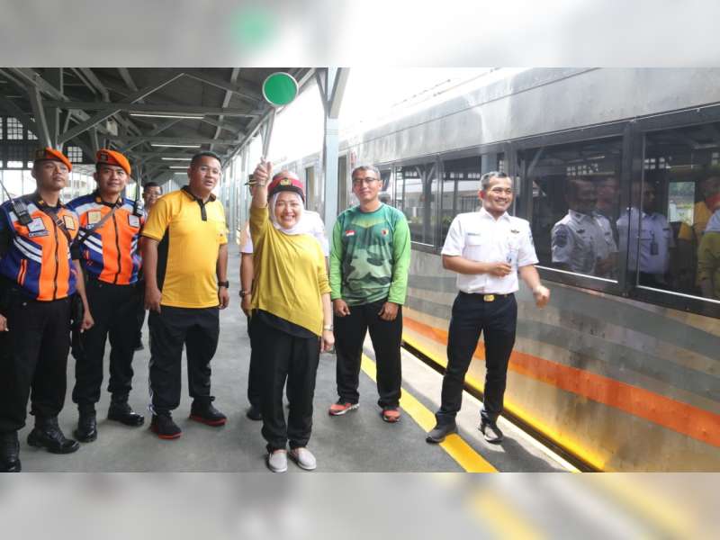 Bupati Berangkatkan KA Argo Bromo Anggrek Perdana dari Stasiun Bojonegoro