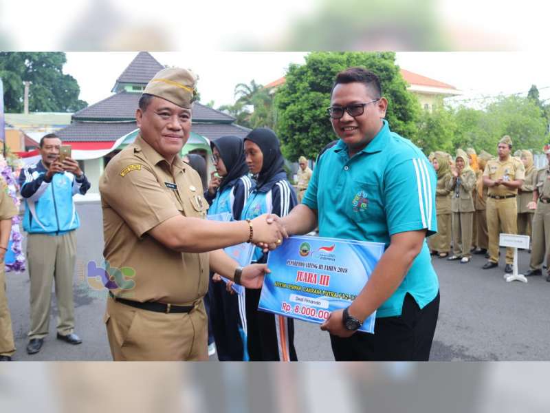 Pemkab Blora Serahkan Bonus pada Para Atlet Peraih Medali Paralympic