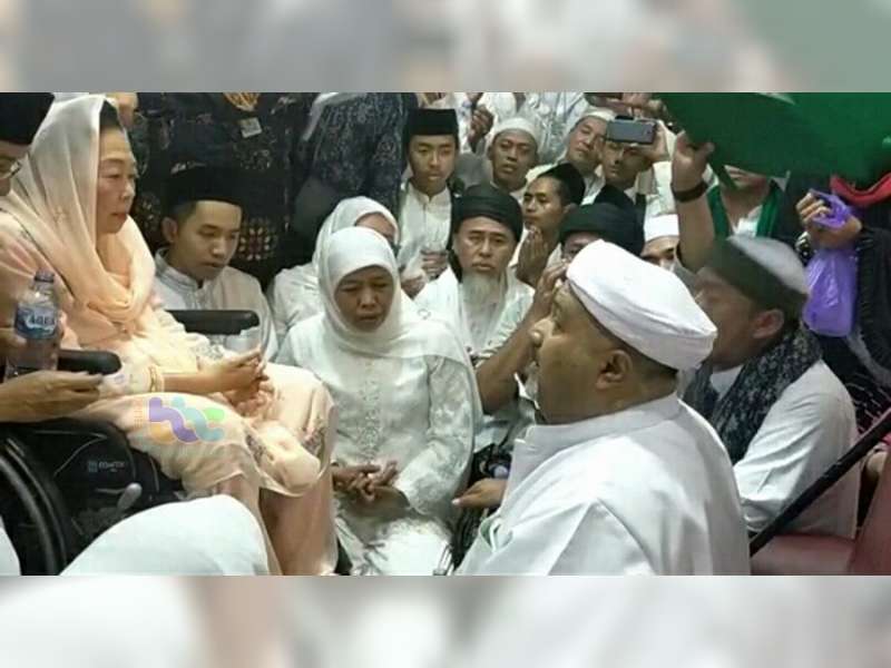 Sinta Nuriyah dan Khofifah, Hadiri Pengajian Akbar di Ponpes Modern Al Fatimah Bojonegoro