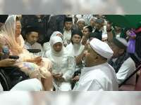 Sinta Nuriyah dan Khofifah, Hadiri Pengajian Akbar di Ponpes Modern Al Fatimah Bojonegoro