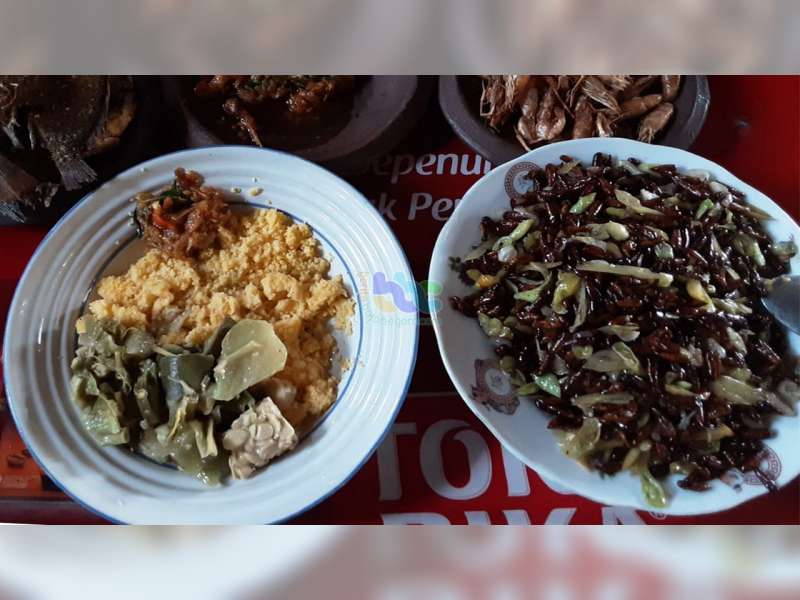 Menikmati Kuliner Enthung, di Warung Pinggiran Hutan Jati di Bojonegoro