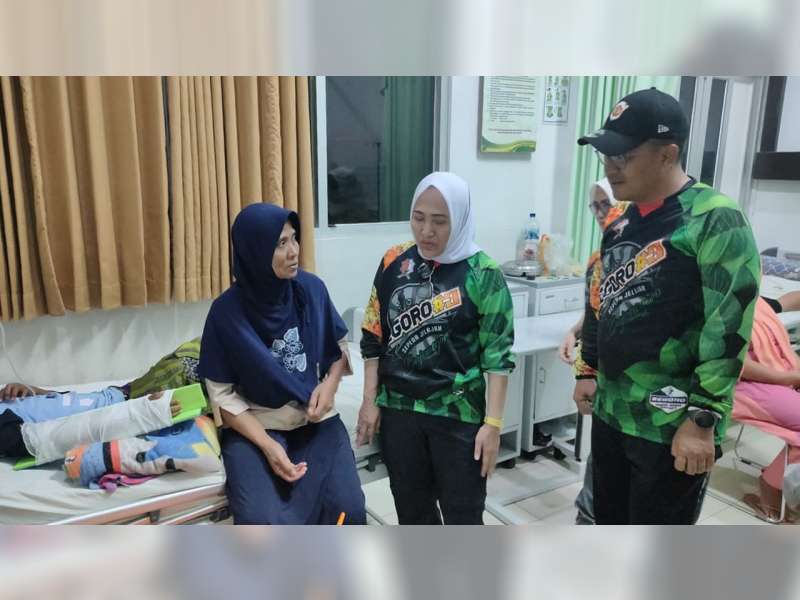 Kapolres dan Bupati Bojonegoro Besuk Warga Korban Tertimpa Pohon Roboh, di Rumah Sakit
