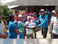 Komunitas Otomotif di Bojonegoro Gelar Bakti Sosial pada Warga Terdampak Bencana di Sekar