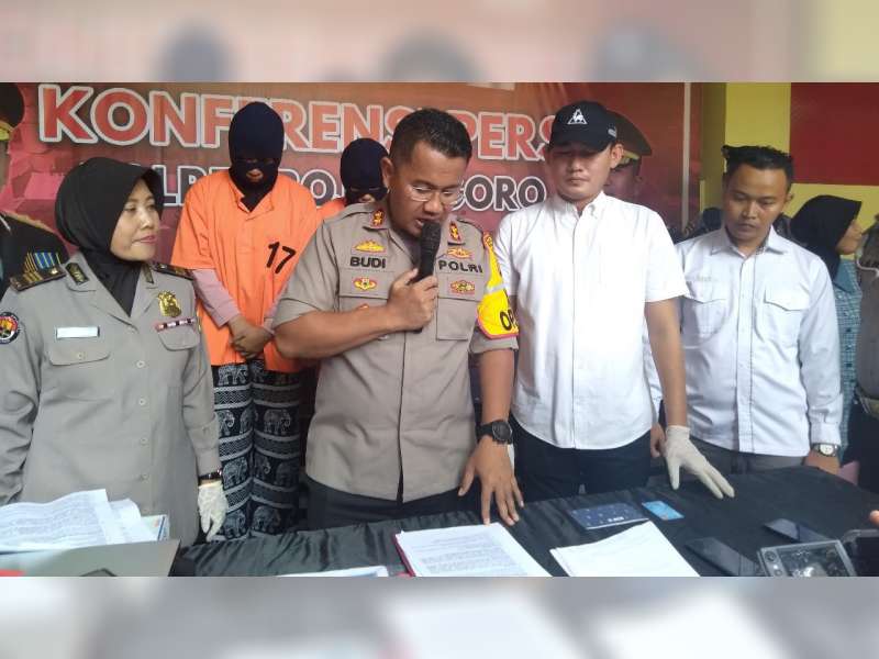 Polres Bojonegoro Amankan 2 Orang Perempuan Pelaku Penipuan
