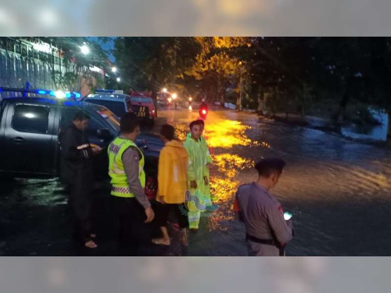 Akibat Hujan Deras, Sejumlah Ruas Jalan di Kabupaten Bojonegoro Tergenang Banjir