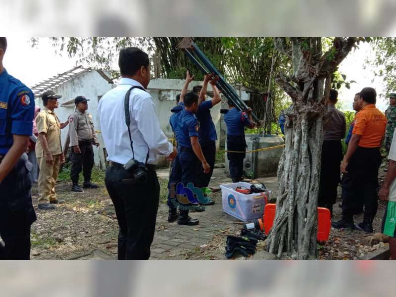 Dinas Damkar Bojonegoro Evakuasi Warga Meninggal di Dalam Sumur, Diduga Korban Bunuh Diri
