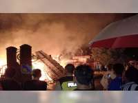 Diduga Korsleting Listrik, Rumah Warga Ngasem Bojonegoro Terbakar, Kerugian Rp 300 Juta