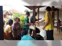 Pemdes Kedungsumber Bojonegoro Salurkan Bantuan pada Warga Terdampak Banjir