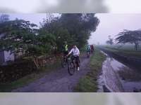 Melalui Aktivitas Gowes, Bupati Bojonegoro Sapa Warga di Pedesaan