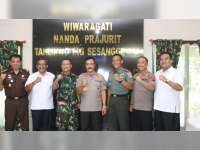 Perkuat Sinergitas, Kabaharkam Polri Kunjungi Yonif 410 Alugoro Blora