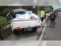 Pikap Tabrak Truk Parkir di Gayam Bojonegoro, Penumpang Pikap Meninggal Dunia