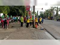 Peringati Hari Peduli Sampah Nasional, DLH Bojonegoro Bersih-Bersih Sampah