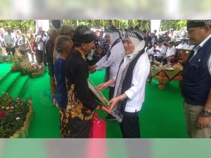 Gubernur Jatim Ajak Masyarakat Viralkan Pitutur Luhur Sedulur Sikep Samin