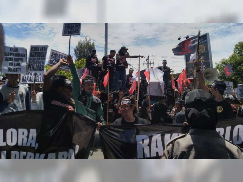 Ratusan Warga Blora Unjuk Rasa Tuntut Penegakkan Hukum