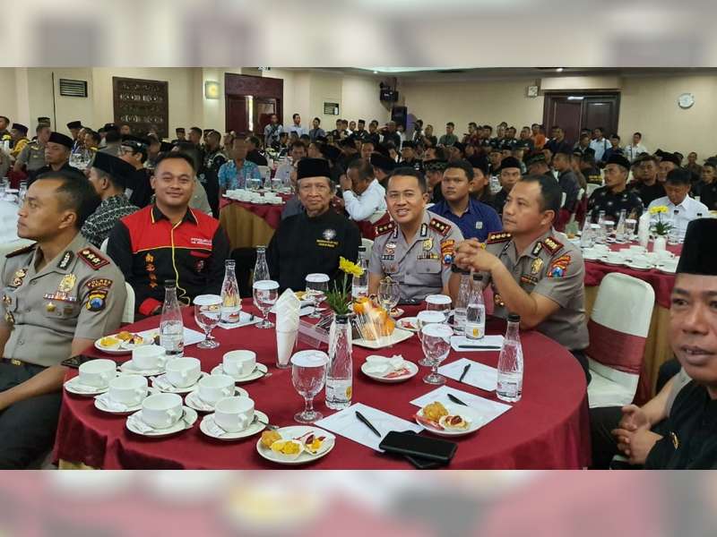 Kapolres Bojonegoro Bersama Perwakilan Perguruan Pencak Silat Hadiri Cangkruan Kapolda Jatim