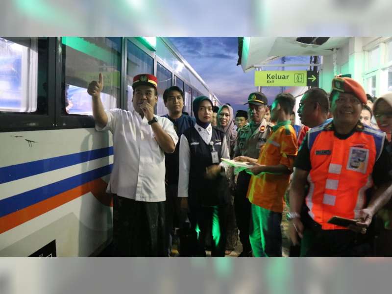 Kembali Aktif, Wakil Bupati Blora Berangkatkan KA Blora Jaya dari Stasiun Wadu