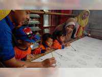 Anak-Anak TK Asal Rembang Belajar Membatik di Blora