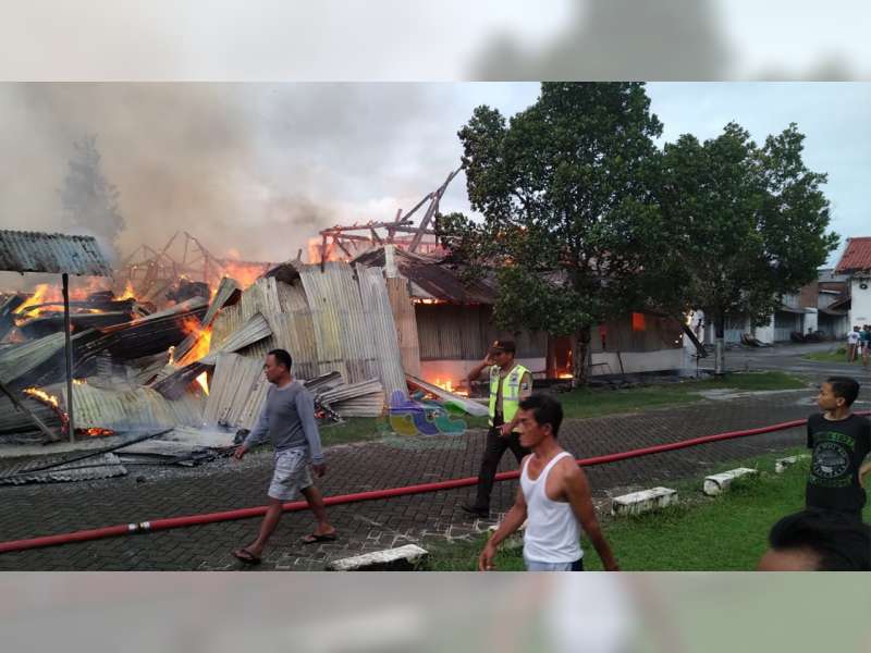 Inilah Kronologi Kebakaran Gudang Tembakau di Balen Bojonegoro