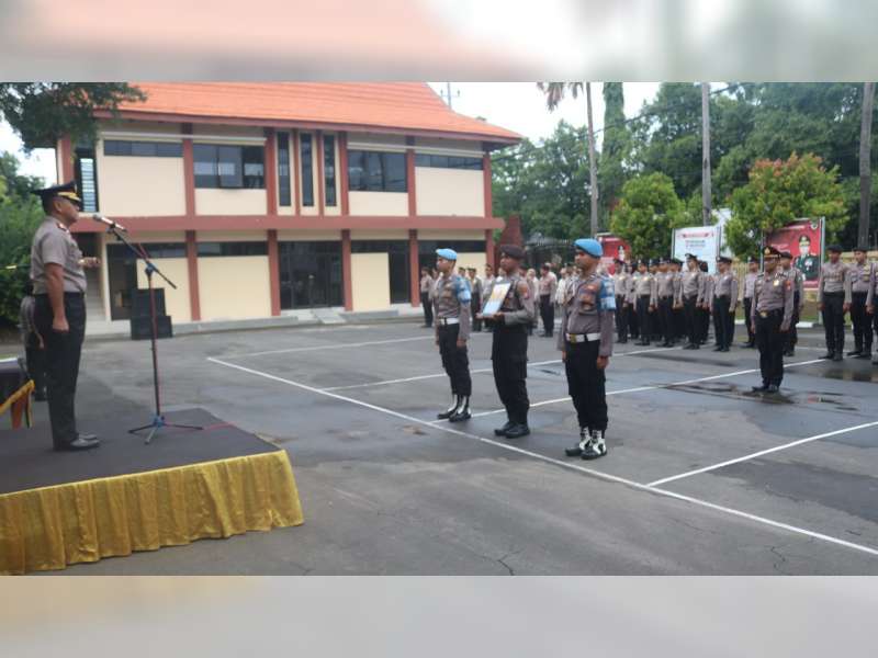Edarkan Uang Palsu, Anggota Polres Bojonegoro Diberhentikan Tidak Dengan Hormat