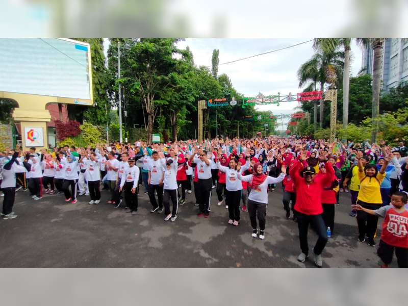 Ribuan Masyarakat Bojonegoro Ikuti 'Senam Cuci Tangan' Bersama