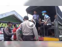 Cegah Corona, Polisi di Bojonegoro Ciduk Belasan Pemuda Saat Berkumpul di Warung Kopi