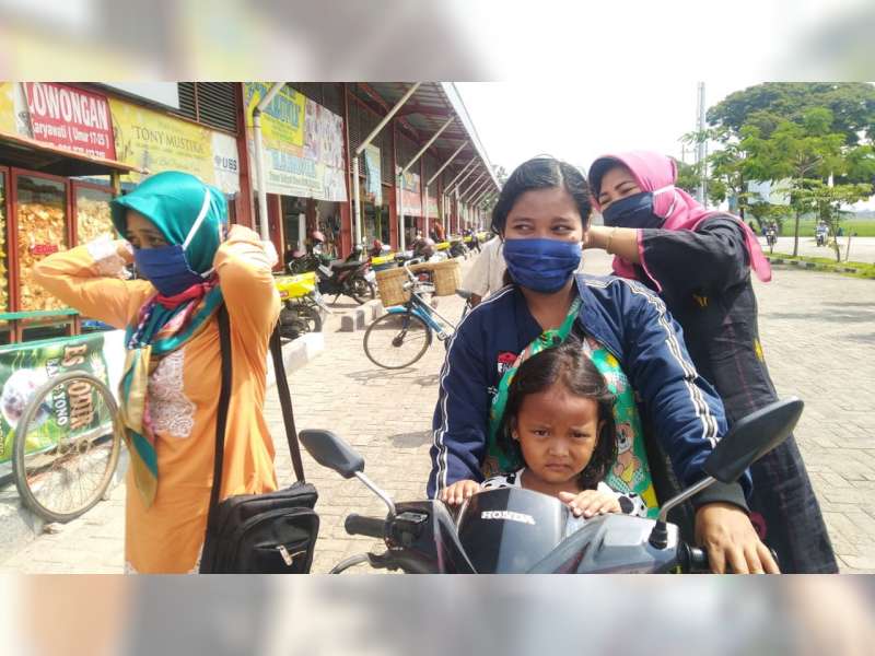 1.000 Masker Hasil Produksi BLK Blora Dibagikan Kepada Masyarakat