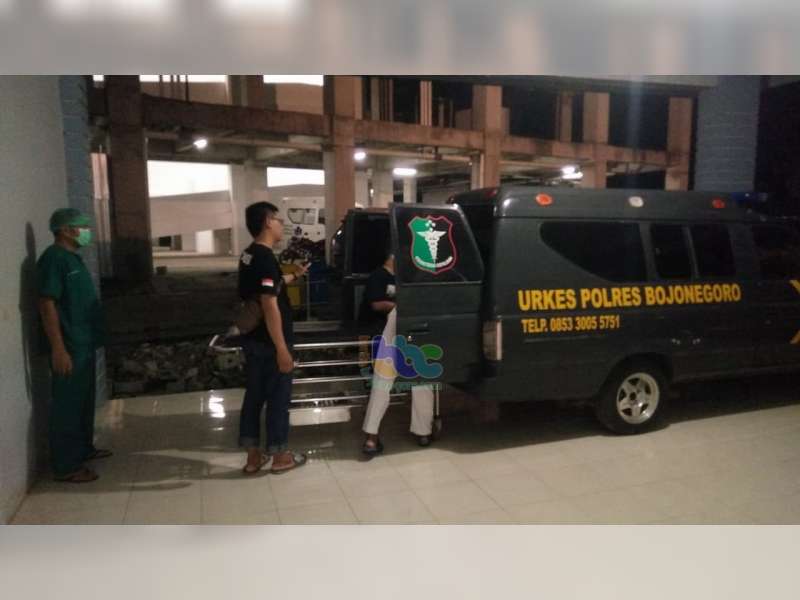 Jenazah Kakek Sebatang Kara Warga Kapas Bojonegoro Telah Diambil Keluarganya