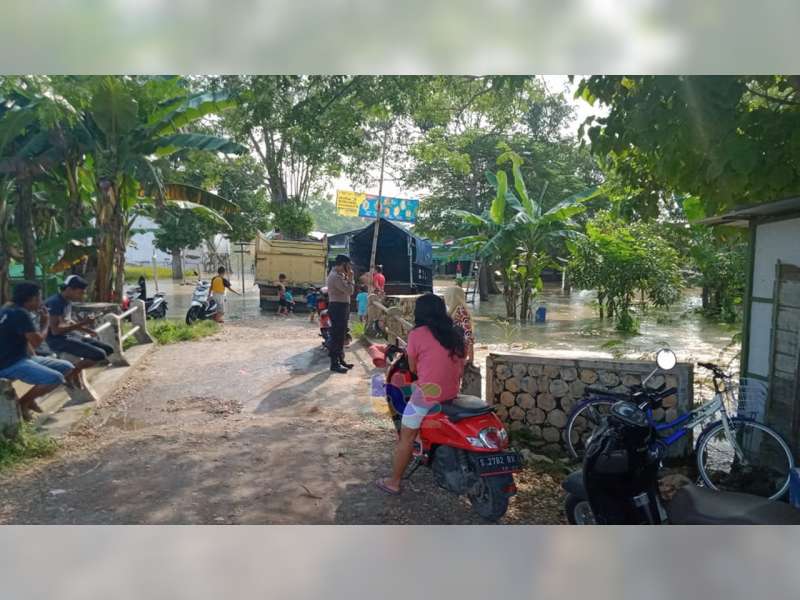 Lokasi Penampungan Sementara Pedagang Pasar Sroyo Bojonegoro, Tergenang Banjir