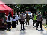 Kapolres Bojonegoro Pantau Posko Terpadu Covid-19 di Wilayah Perbatasan