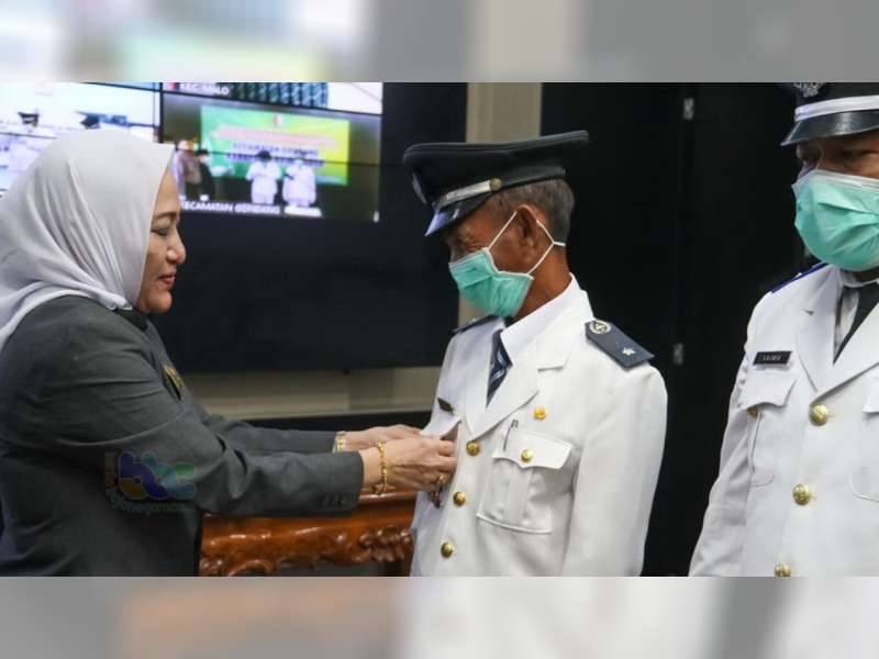 Melalui Video Conference, Bupati Bojonegoro Anna Muawanah Lantik 82 Kepala Desa