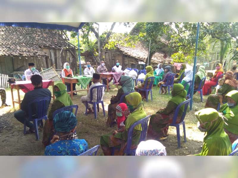 Bupati Anna Muawanah Lakukan Kunjungan di Dusun Sambirobyong Kecamatan Ngraho