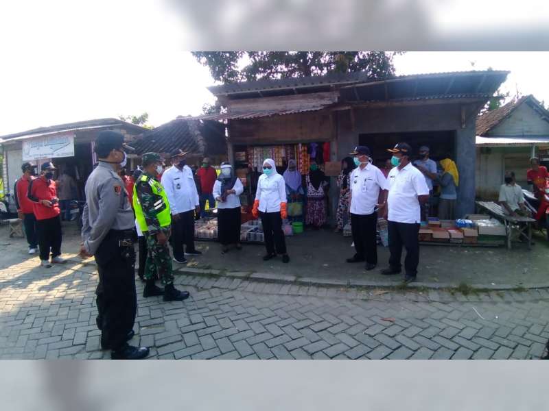 Bupati Anna Muawanah, Lakukan Kunjungan di Kecamatan Sukosewu dan Sugihwaras