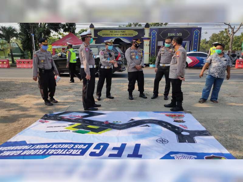 Dirlantas Polda Jatim Cek Jalur Perbatasan Jawa Timur - Jawa Tengah di Bojonegoro