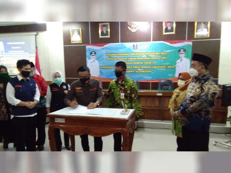 Wagub Jatim Hadiri Penandatanganan MoU Bantuan Sosial Penanganan Covid-19 di Bojonegoro