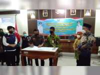 Wagub Jatim Hadiri Penandatanganan MoU Bantuan Sosial Penanganan Covid-19 di Bojonegoro