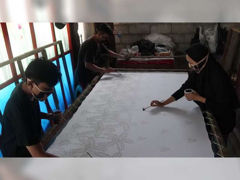 Perajin Batik Tulis Blora Gigih Bertahan di Tengah Pandemi Virus Corona