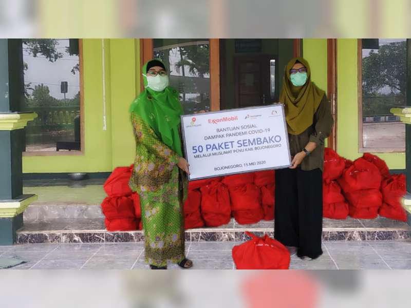 EMCL Beri Dukungan pada Masyarakat Terdampak Corona melalui PC Muslimat NU Bojonegoro